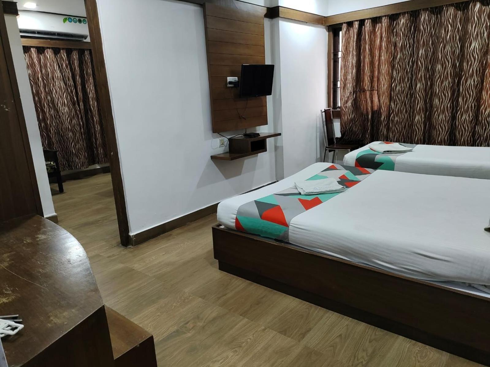 Khaleej Residency Near U S Embassy Hotel Chennai Bagian luar foto