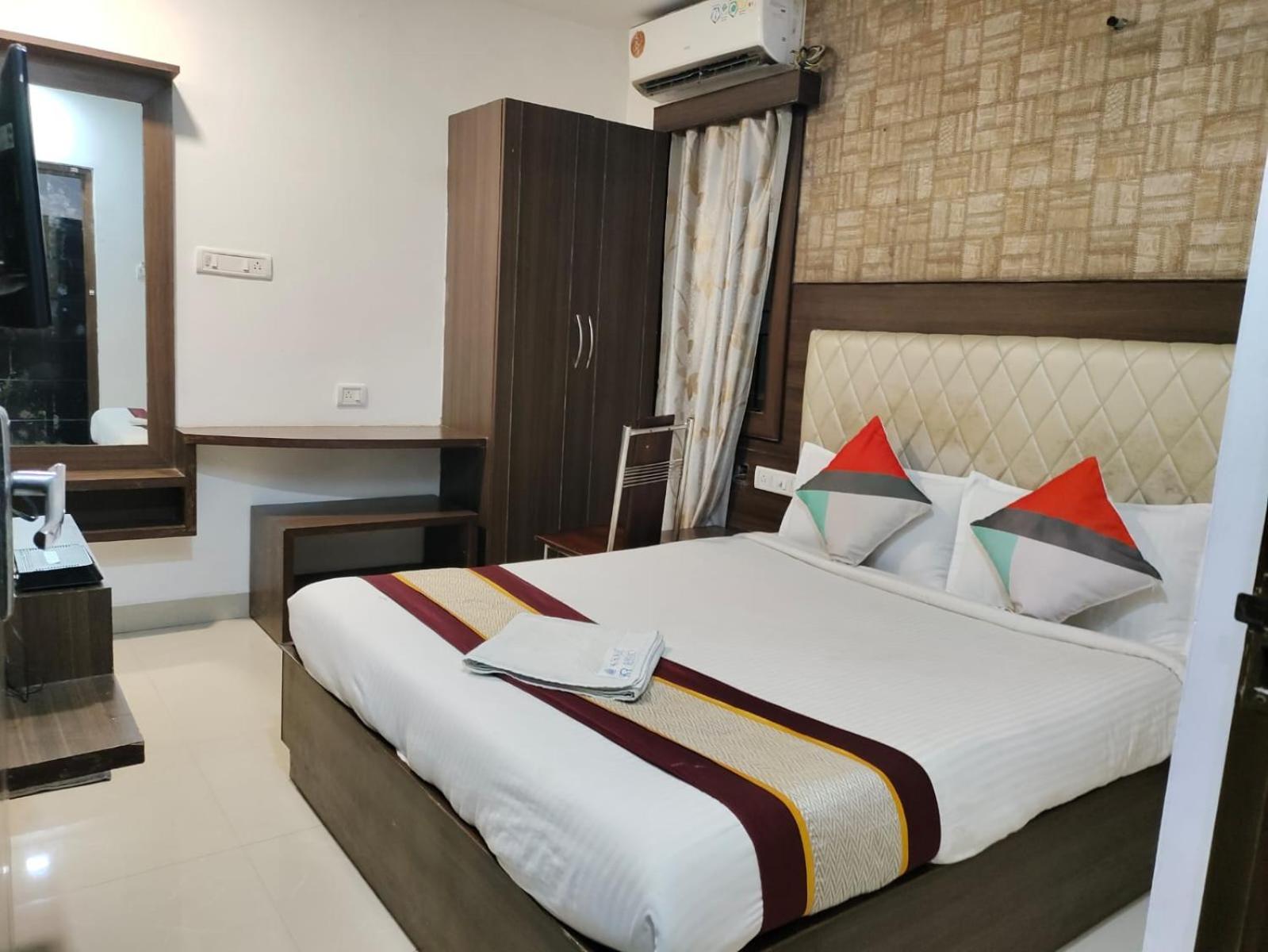 Khaleej Residency Near U S Embassy Hotel Chennai Bagian luar foto